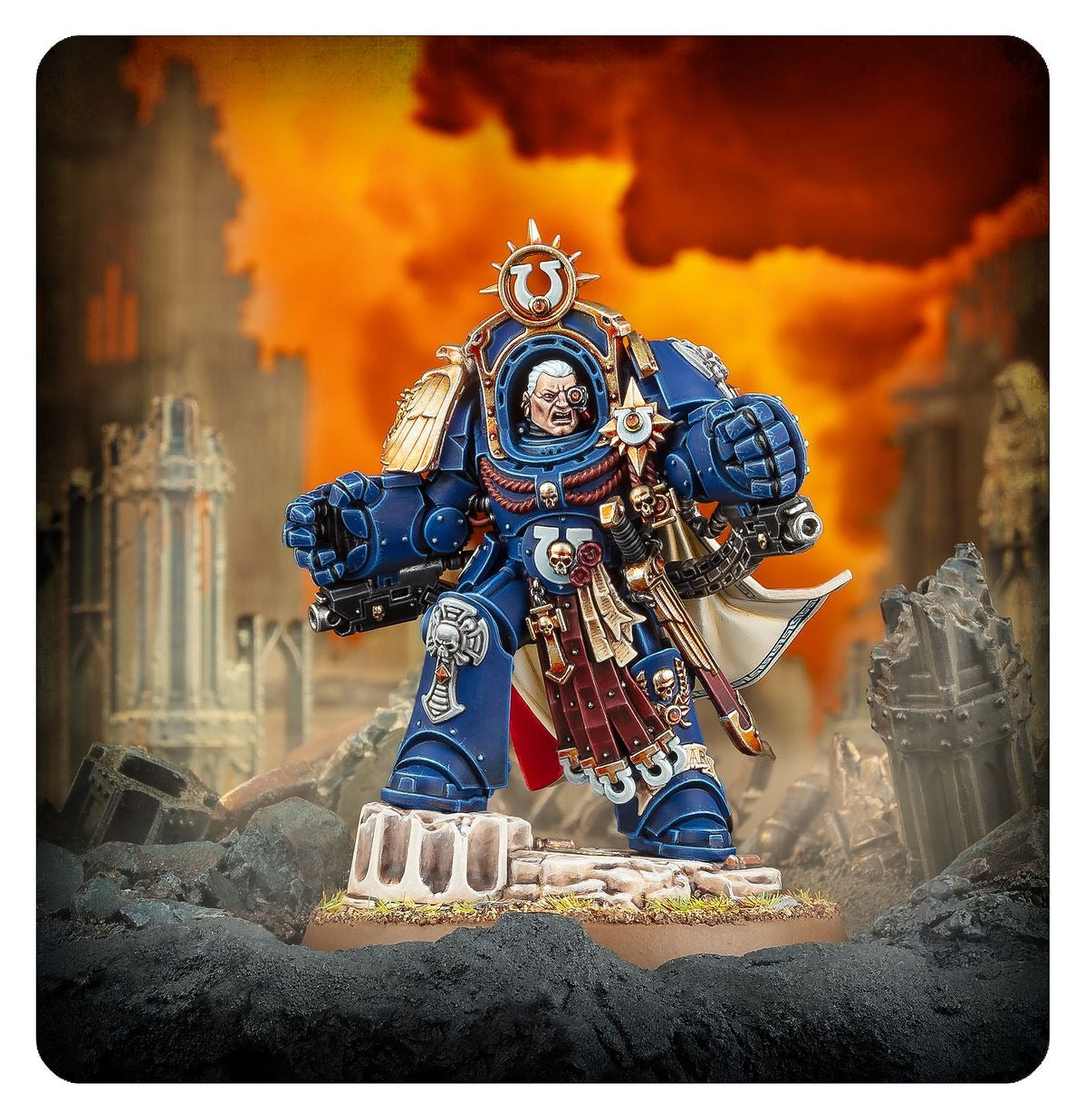 Warhammer 40k: Ultramarines: Marneus Calgar In Armour of Antilochus